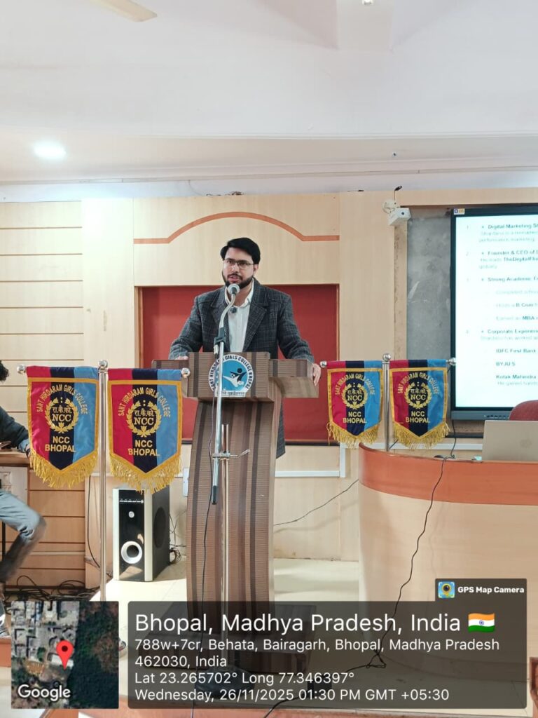 Shantanu Tarey delivering keynote session on Digital Security and Hygiene at Sant Hirdaram Girls College, Bhopal | Founder of The DigitalFlix – AI Digital Marketing Expert India.